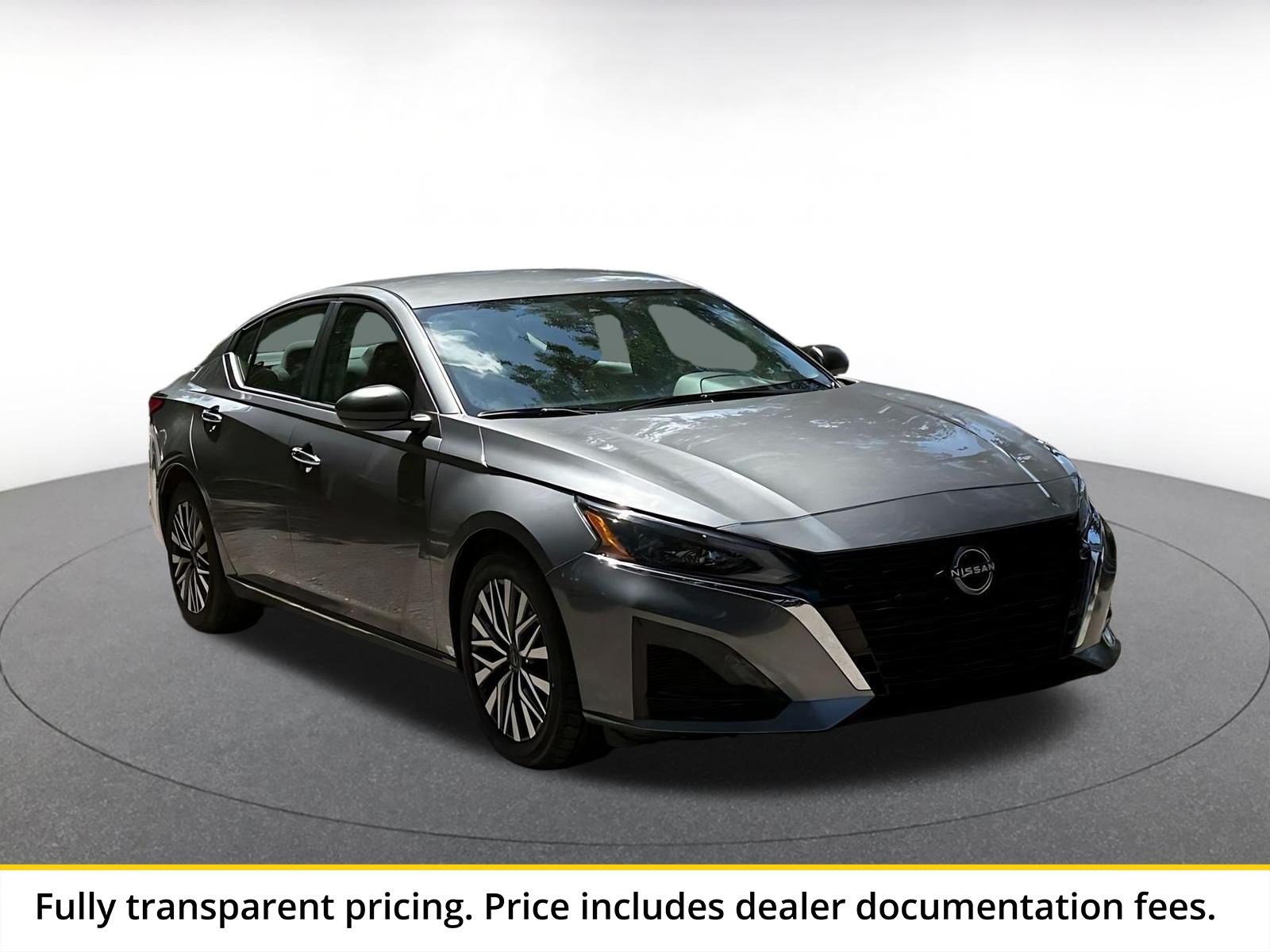 Used 2025 Nissan Altima 2.5 SV FWD image 1