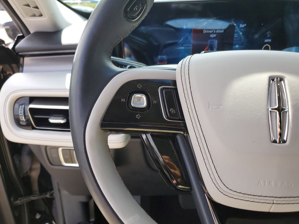 Used 2025 Lincoln Aviator 2WD image 24