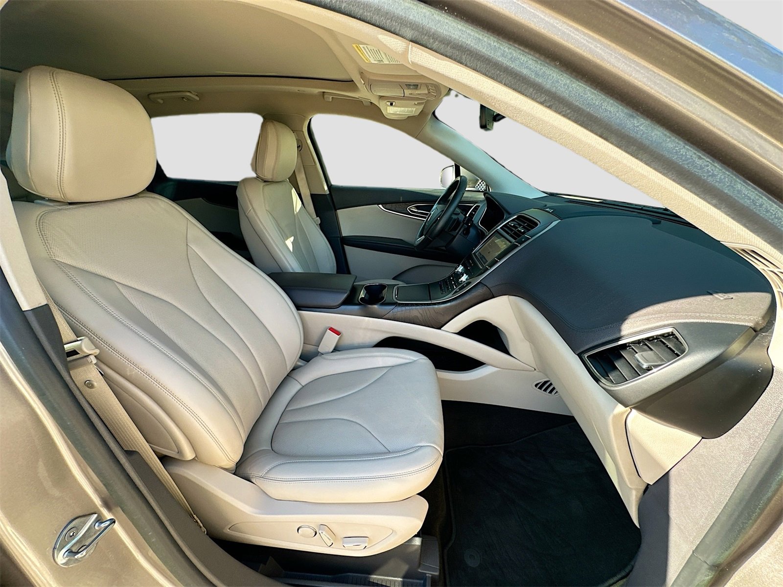 Used 2020 Lincoln Nautilus Reserve image 30