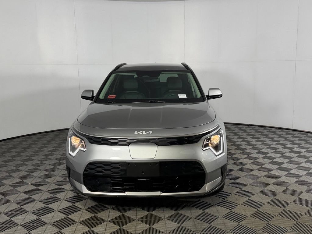 Used 2025 Kia Niro Wind w/ Wind Preserve Package FWD image 5