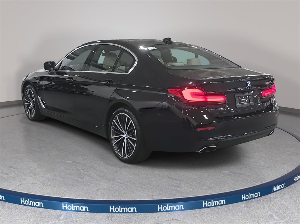 Used 2023 BMW 530e w/ Premium Package image 7