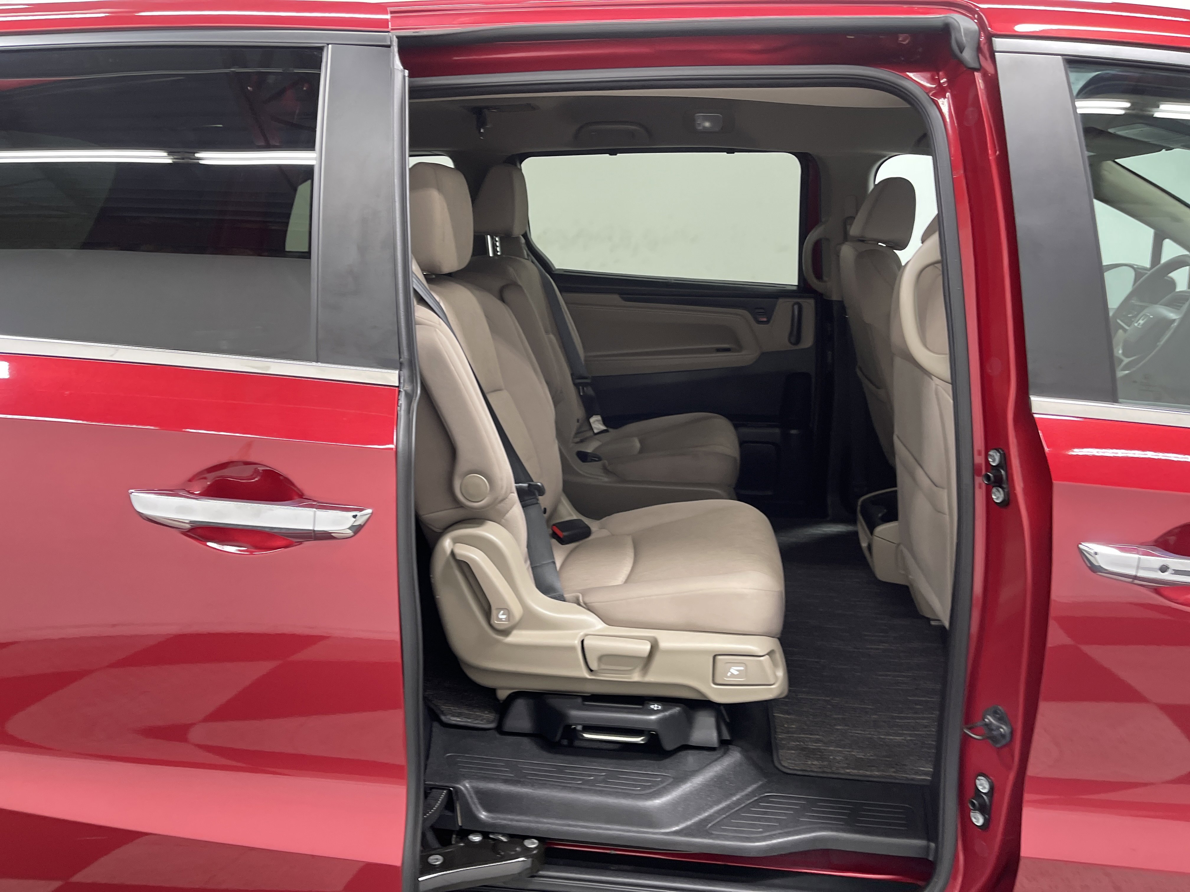 Used 2024 Honda Odyssey EX image 18