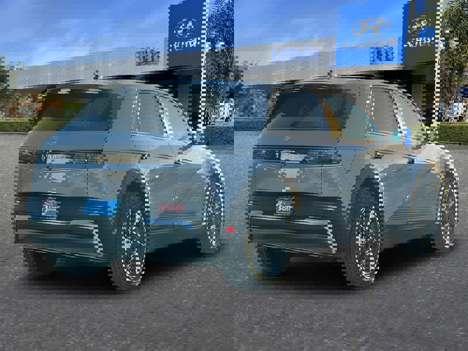 New 2026 Hyundai Ioniq 5 SE image 2