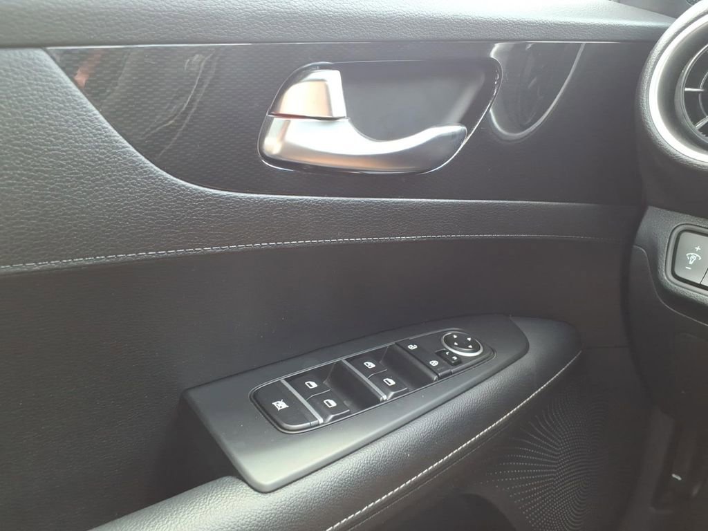 Used 2024 Kia Forte GT-Line FWD image 16