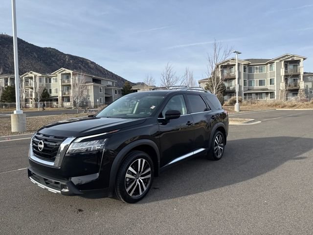 Used 2023 Nissan Pathfinder Platinum w/ Cargo Package image 8