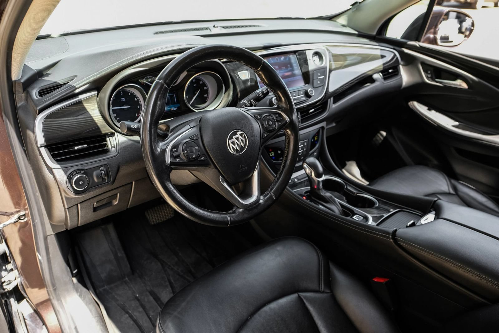 Used 2020 Buick Envision Essence AWD/4WD image 2