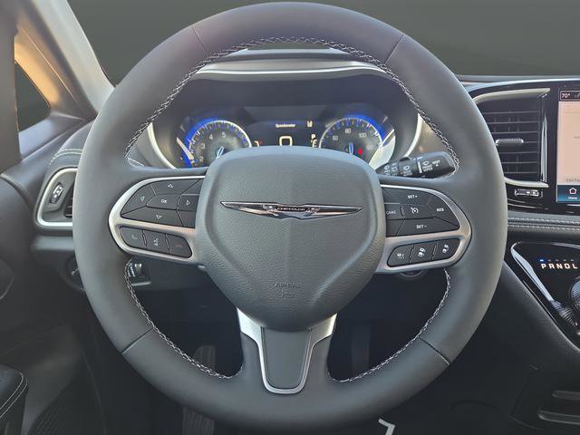New 2026 Chrysler Pacifica Select FWD image 15