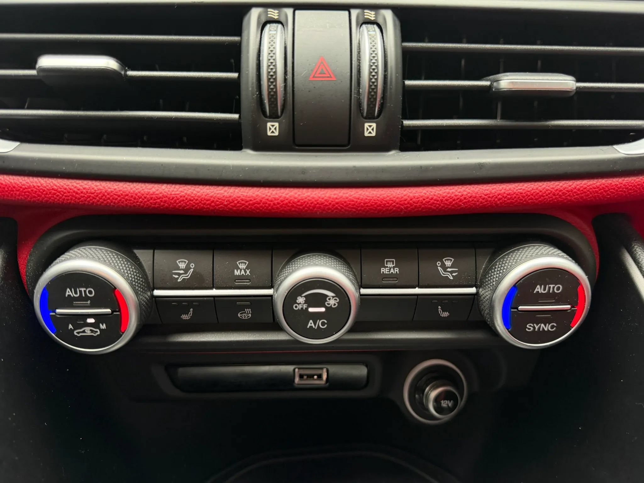 Used 2020 Alfa Romeo Giulia Ti Sport RWD image 29
