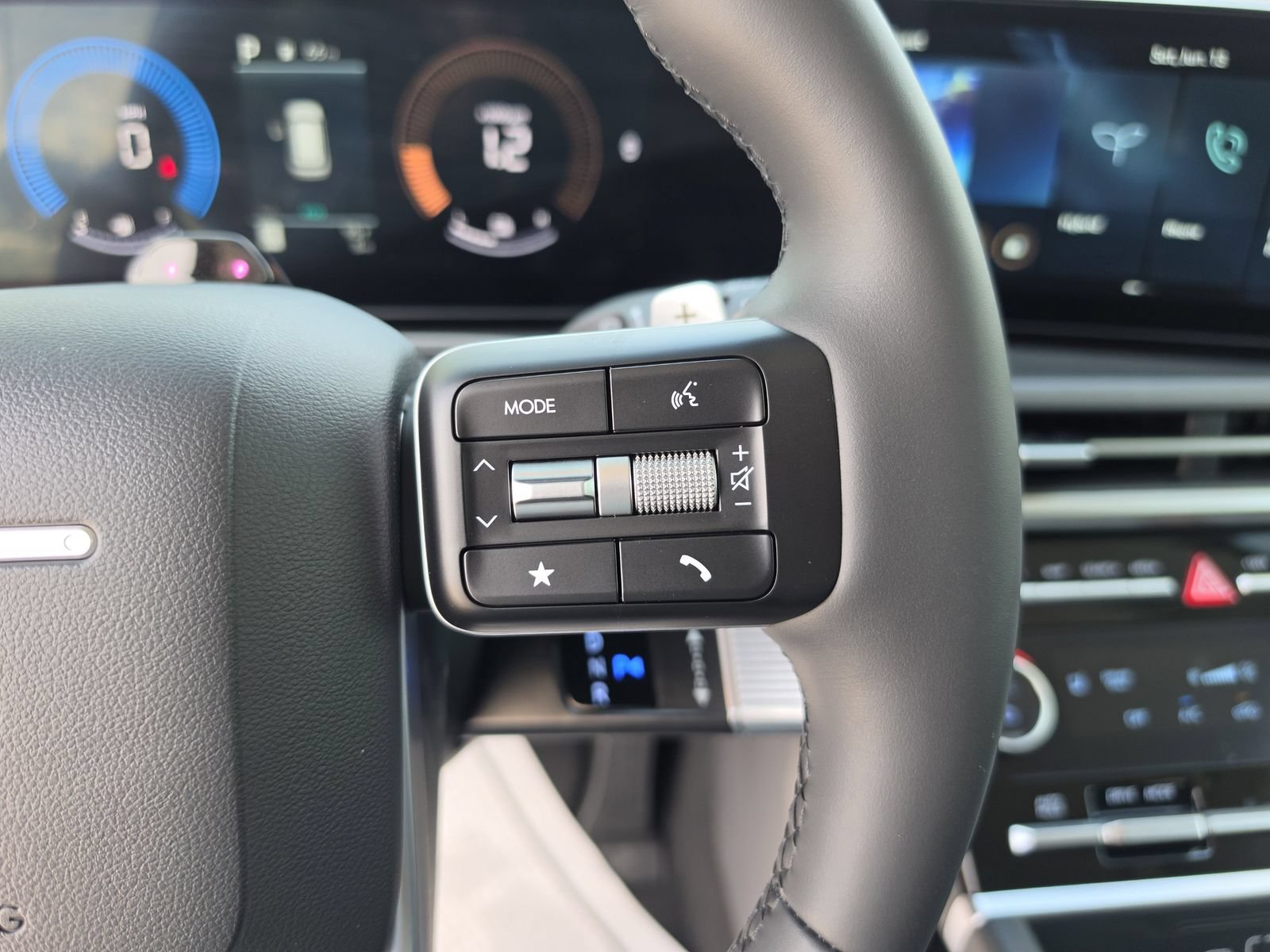 New 2026 Hyundai Santa Fe SEL FWD image 30