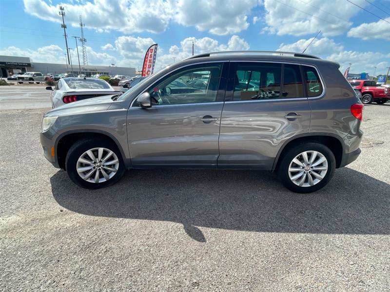 Used 2011 Volkswagen Tiguan S image 9