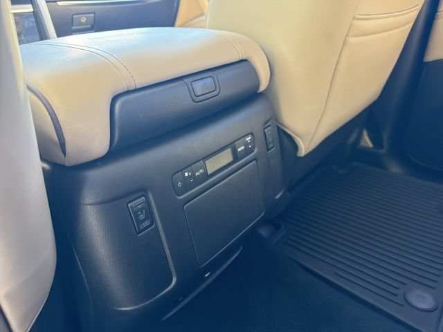 Used 2024 Nissan Armada Platinum w/ Captain's Chairs Package AWD/4WD image 16