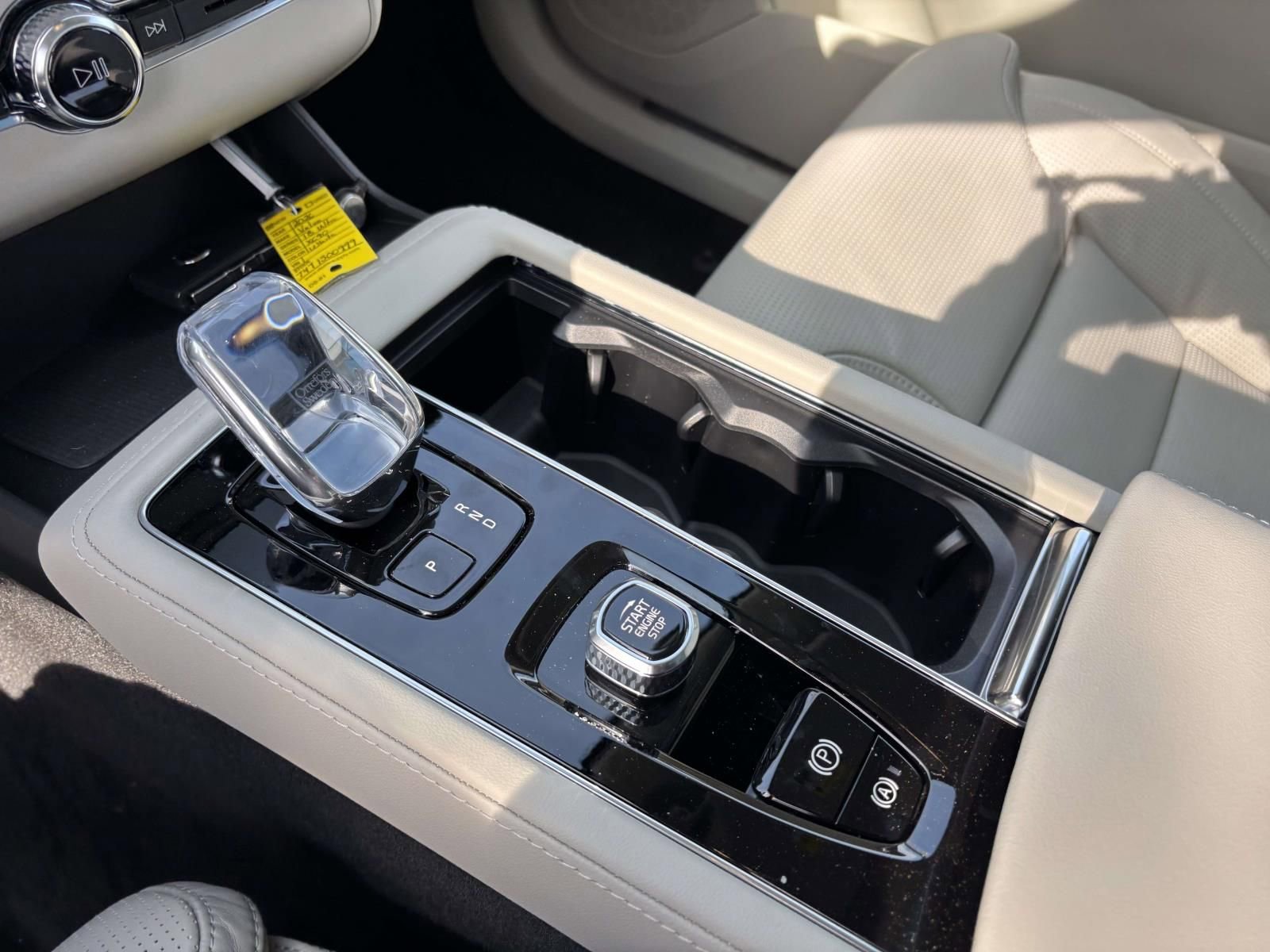 New 2026 Volvo XC90 T8 Ultra w/ Protection Package Premier AWD/4WD image 22