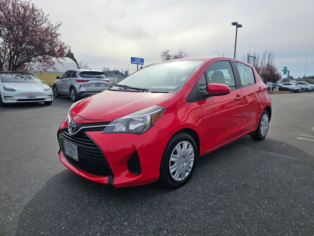 Used 2015 Toyota Yaris L image 3