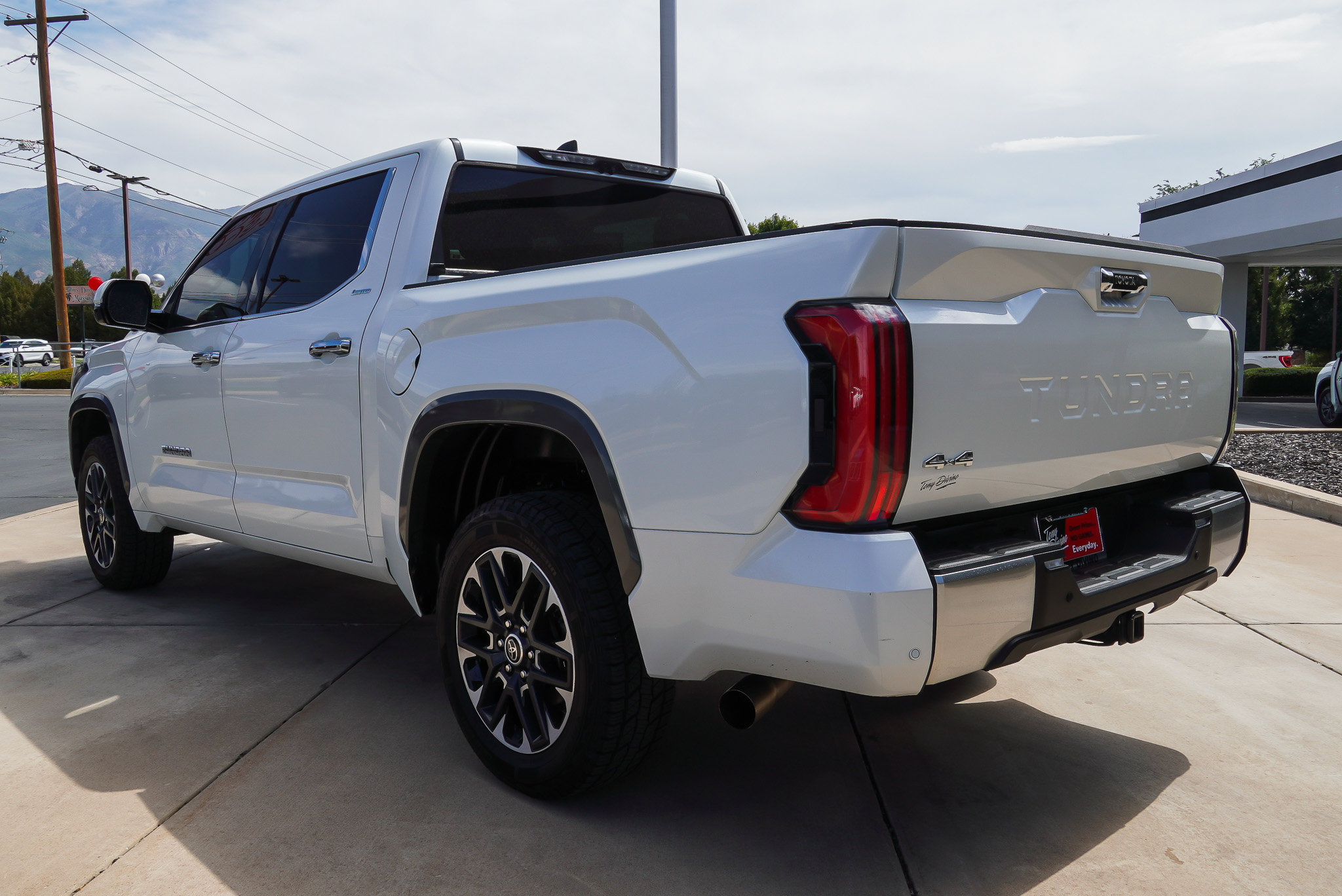 Used 2023 Toyota Tundra Limited AWD/4WD image 6