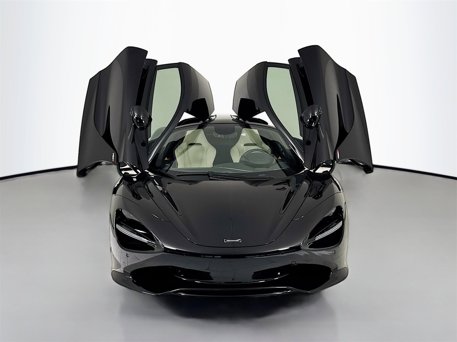 Used 2024 McLaren 750S image 2