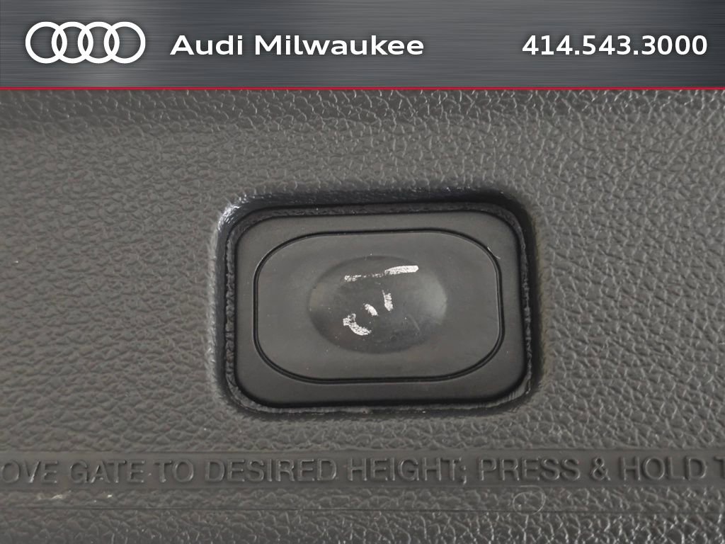 Used 2014 Ford Explorer XLT w/ Equipment Group 202A image 11