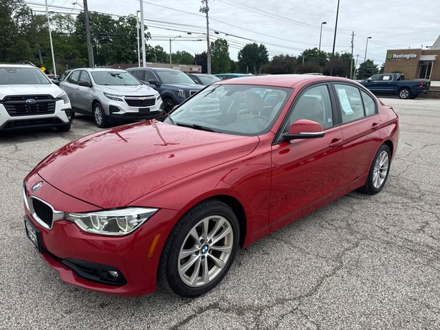 Used 2018 BMW 320i xDrive Sedan AWD/4WD image 3