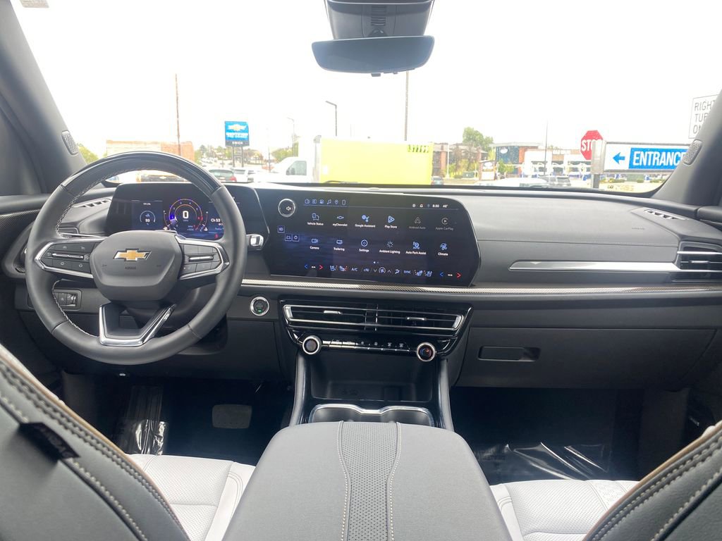 Used 2025 Chevrolet Traverse High Country w/ LPO, Floor Liner Package AWD/4WD image 12