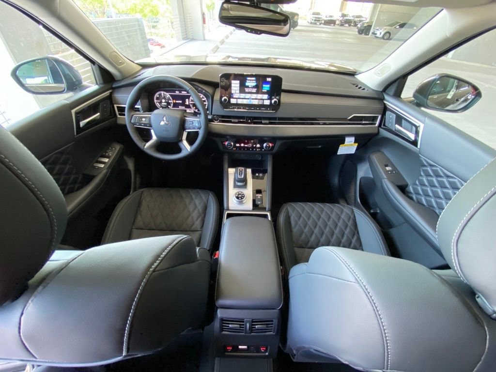 New 2023 Mitsubishi Outlander SEL image 37