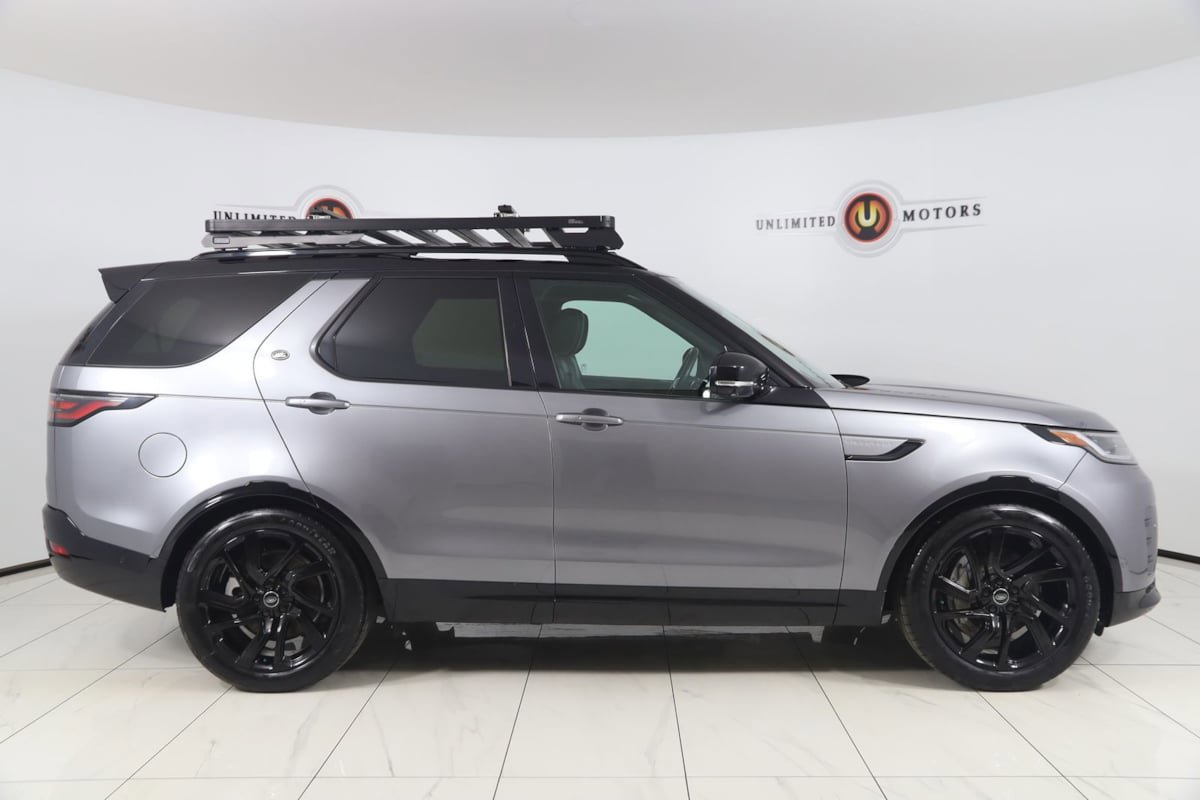 Used 2023 Land Rover Discovery S R-Dynamic AWD/4WD image 2