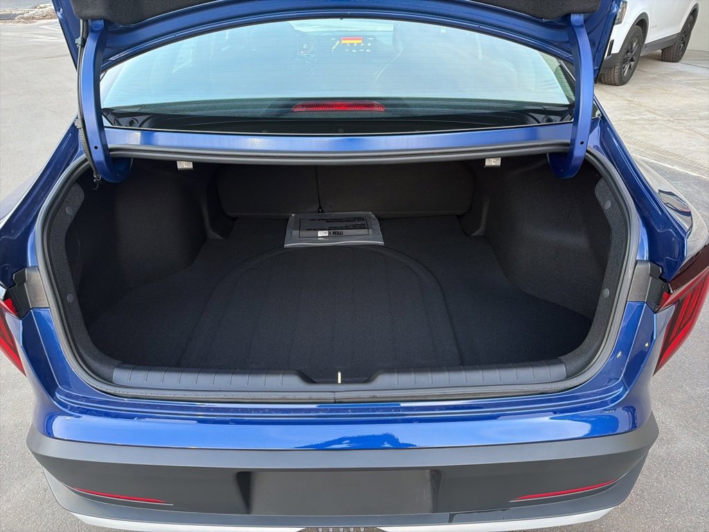 New 2025 Kia K4 LXS image 18