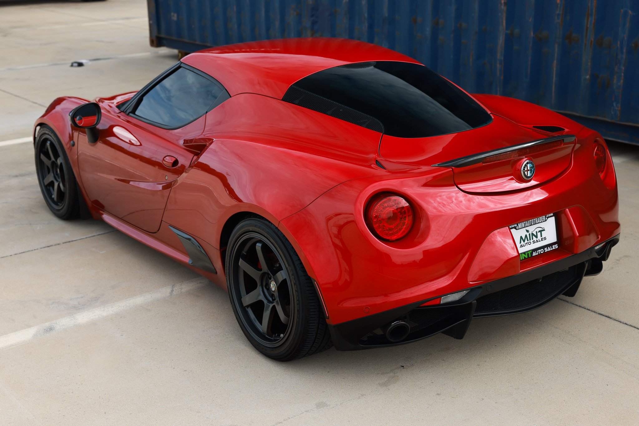 Used 2015 Alfa Romeo 4C Launch Edition w/ Convenience Group RWD image 8