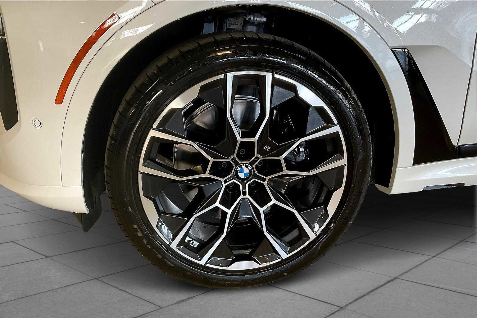New 2026 BMW X7 M60i image 11