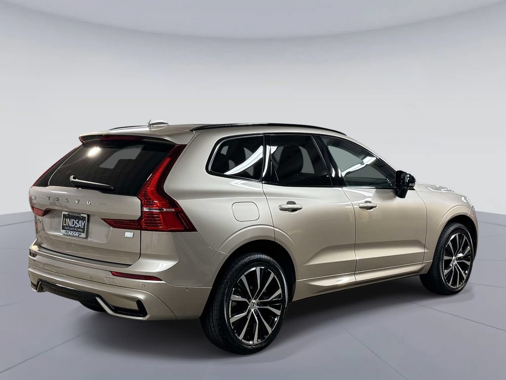 Used 2023 Volvo XC60 T8 Plus w/ Climate Package AWD/4WD image 7