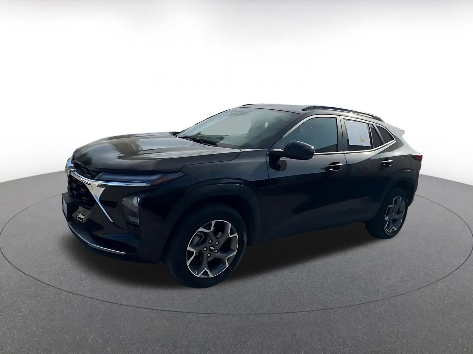 Used 2025 Chevrolet Trax LT image 8