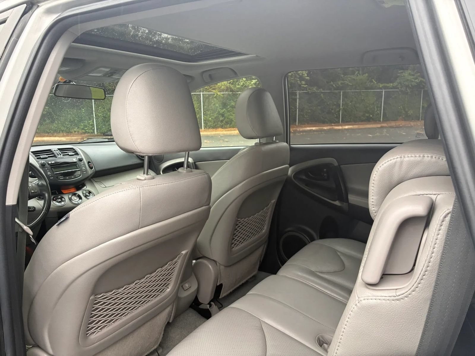 Used 2011 Toyota RAV4 Limited w/ Limited Extra Value Pkg AWD/4WD image 32