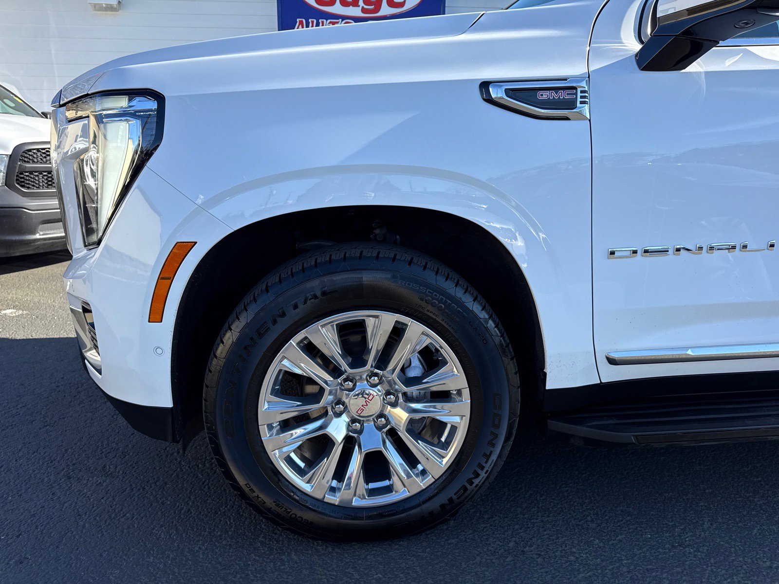 Used 2025 GMC Yukon Denali image 16