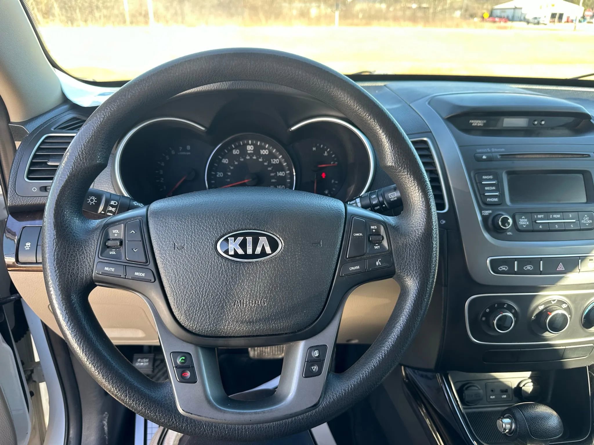 Used 2014 Kia Sorento LX image 17