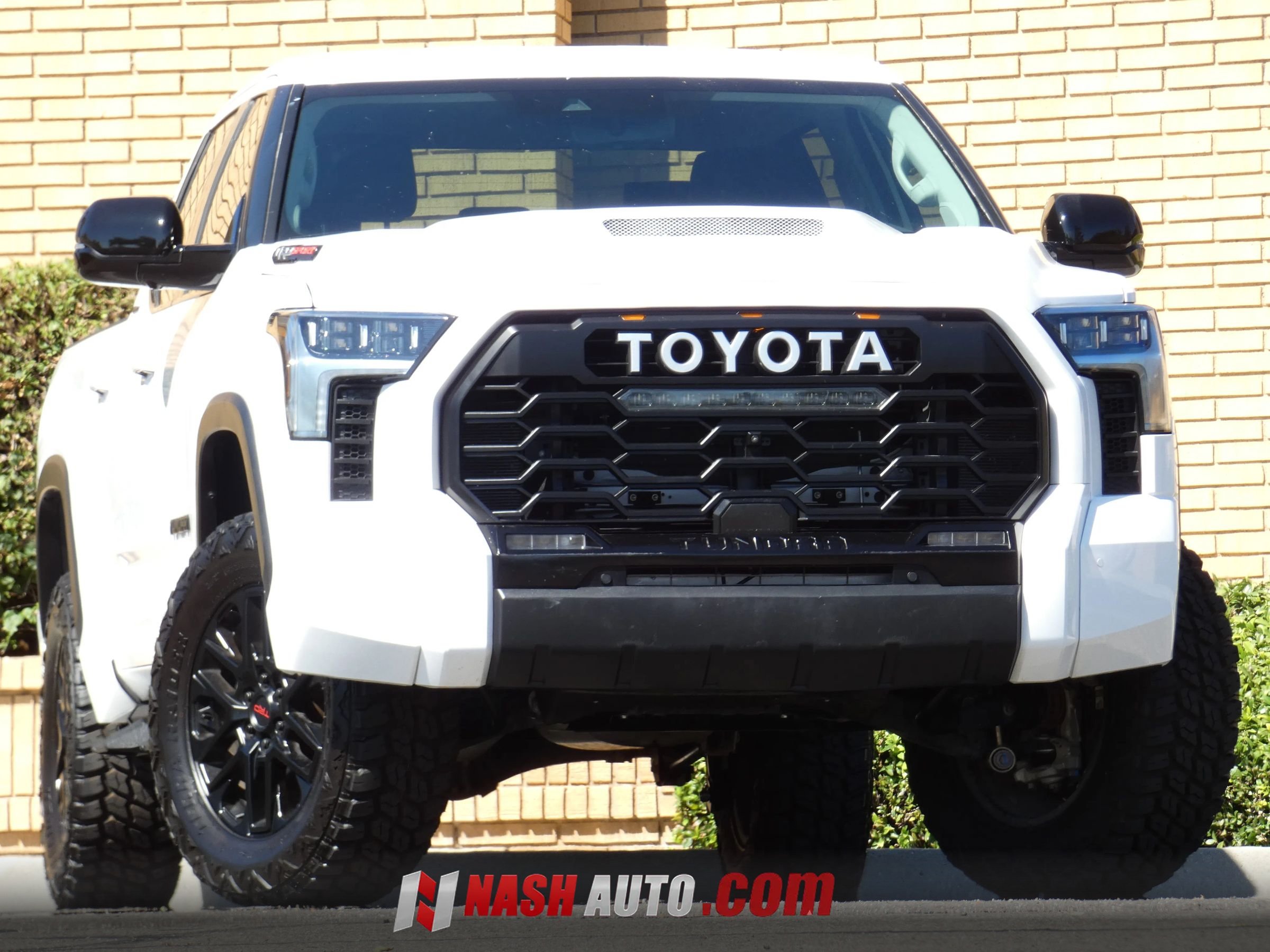 Used 2024 Toyota Tundra Limited AWD/4WD image 5