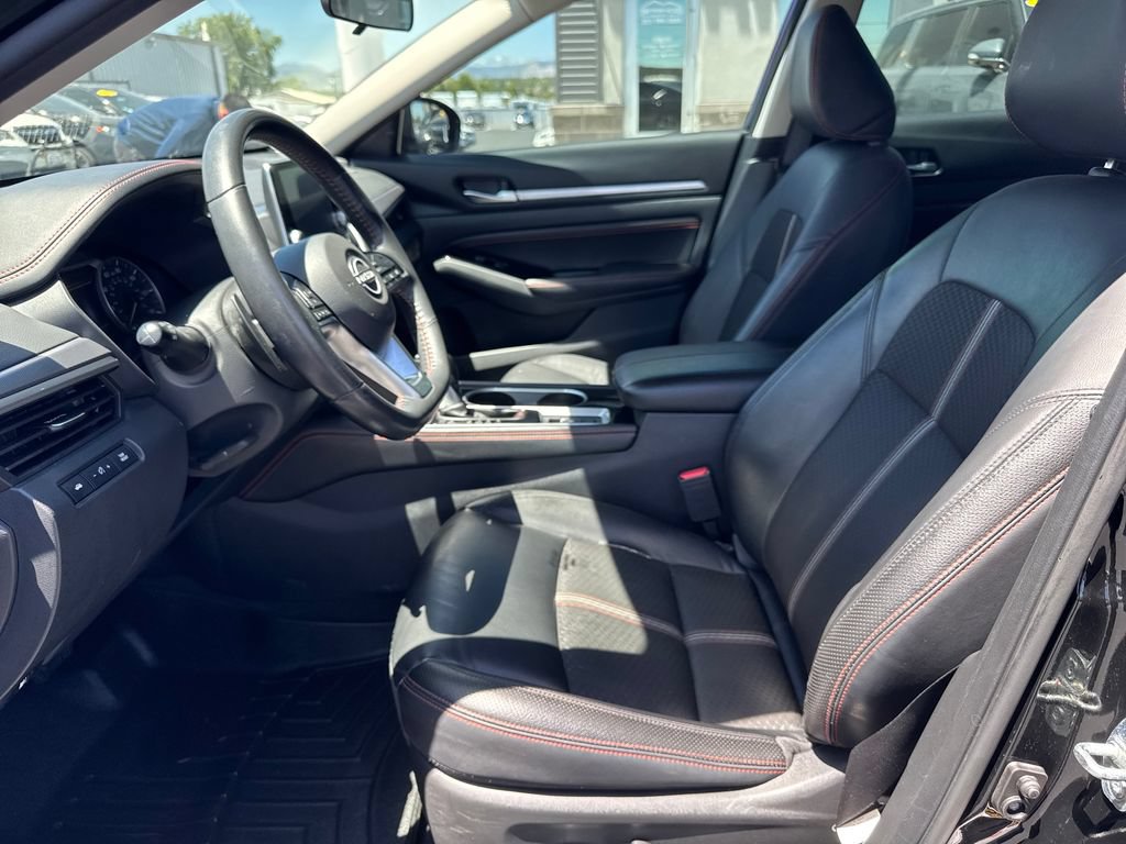 Used 2023 Nissan Altima 2.5 SR AWD/4WD image 9