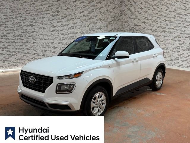 Certified 2025 Hyundai Venue SE image 3