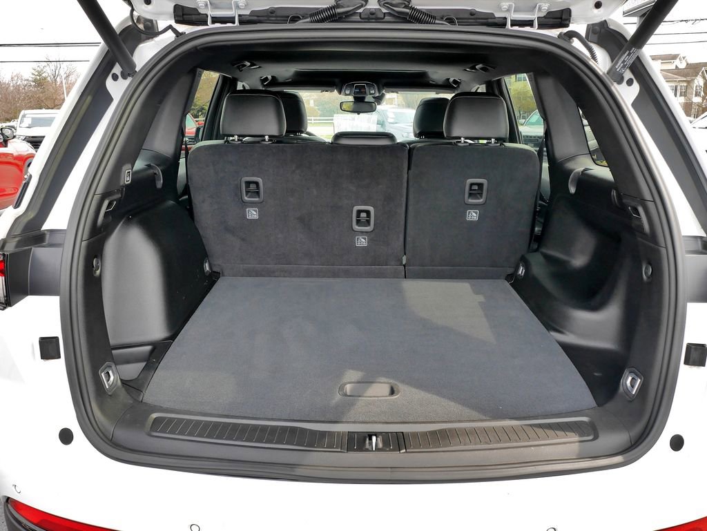 Used 2023 Jeep Grand Cherokee Altitude image 17