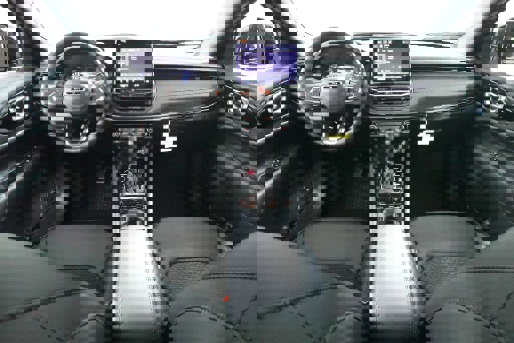 New 2026 Jeep Compass Latitude w/ Sun and Sound Group image 9