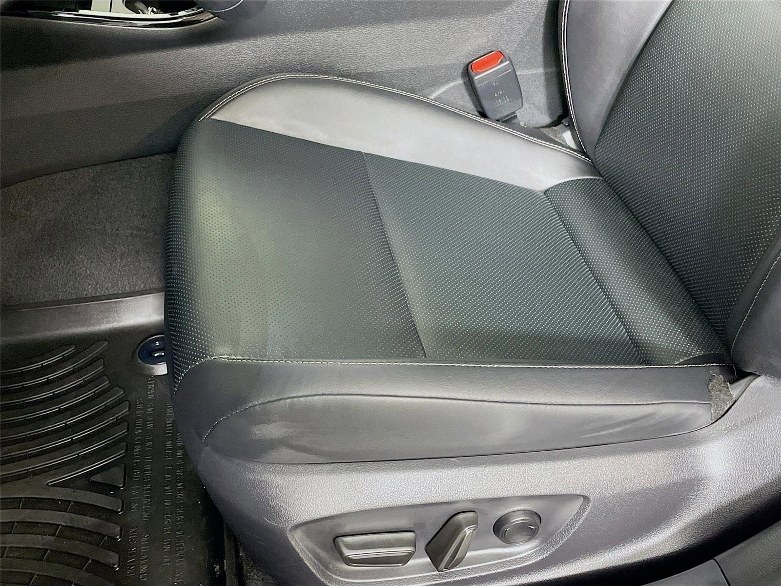 Used 2024 Toyota Prius XLE image 21