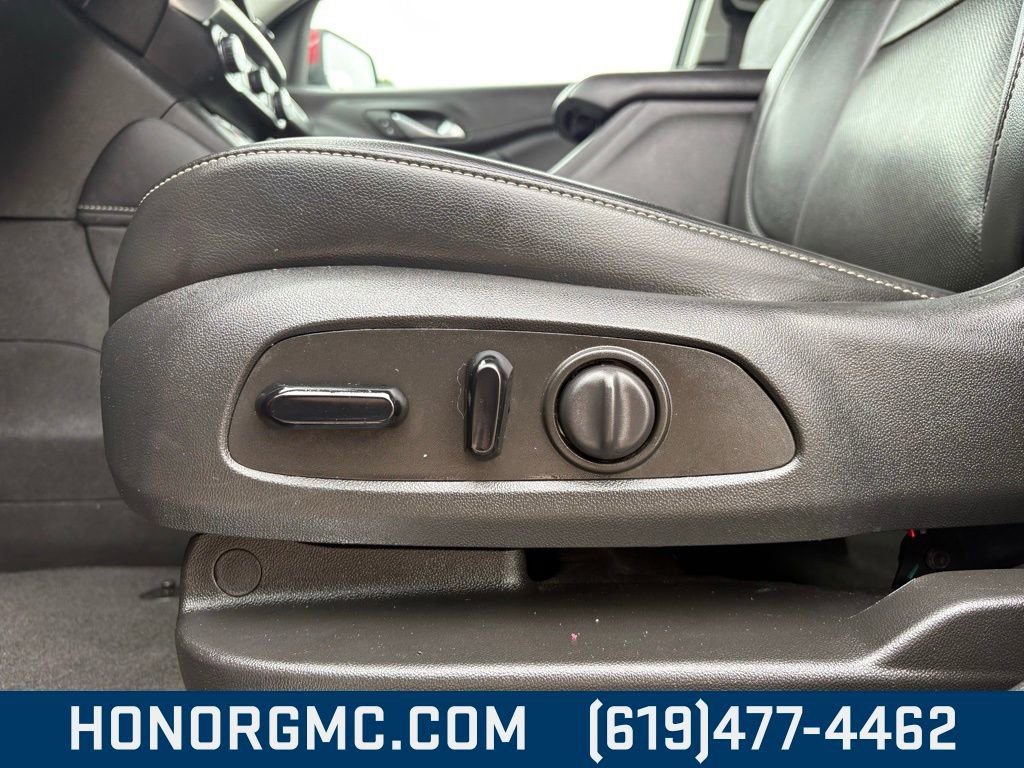 Used 2023 GMC Acadia SLT image 15