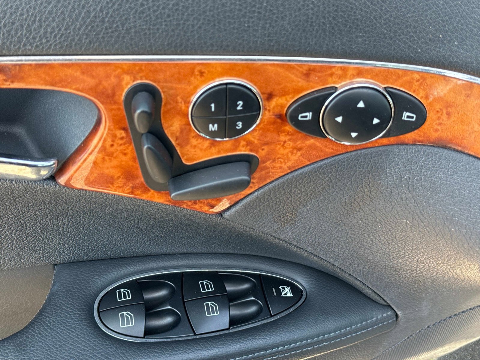 Used 2006 Mercedes-Benz E 350 Sedan image 19