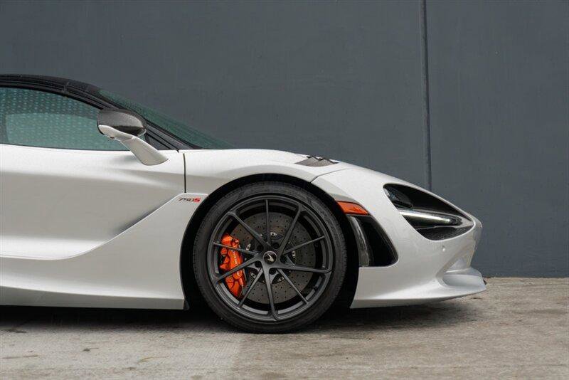 Used 2024 McLaren 750S Spider image 40
