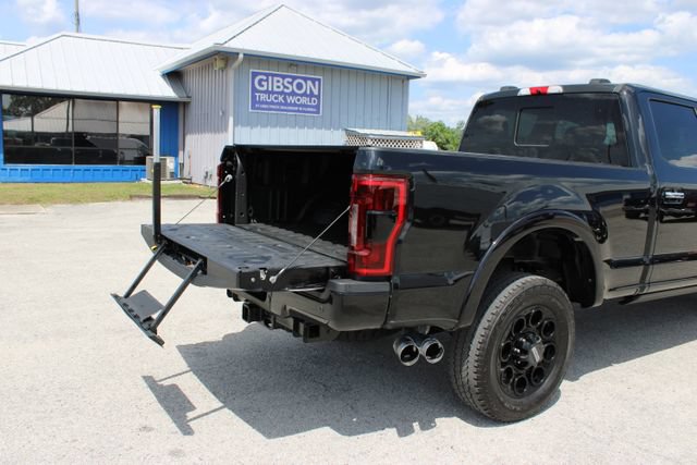 Used 2022 Ford F350 Platinum w/ Tremor Off-Road Package AWD/4WD image 11