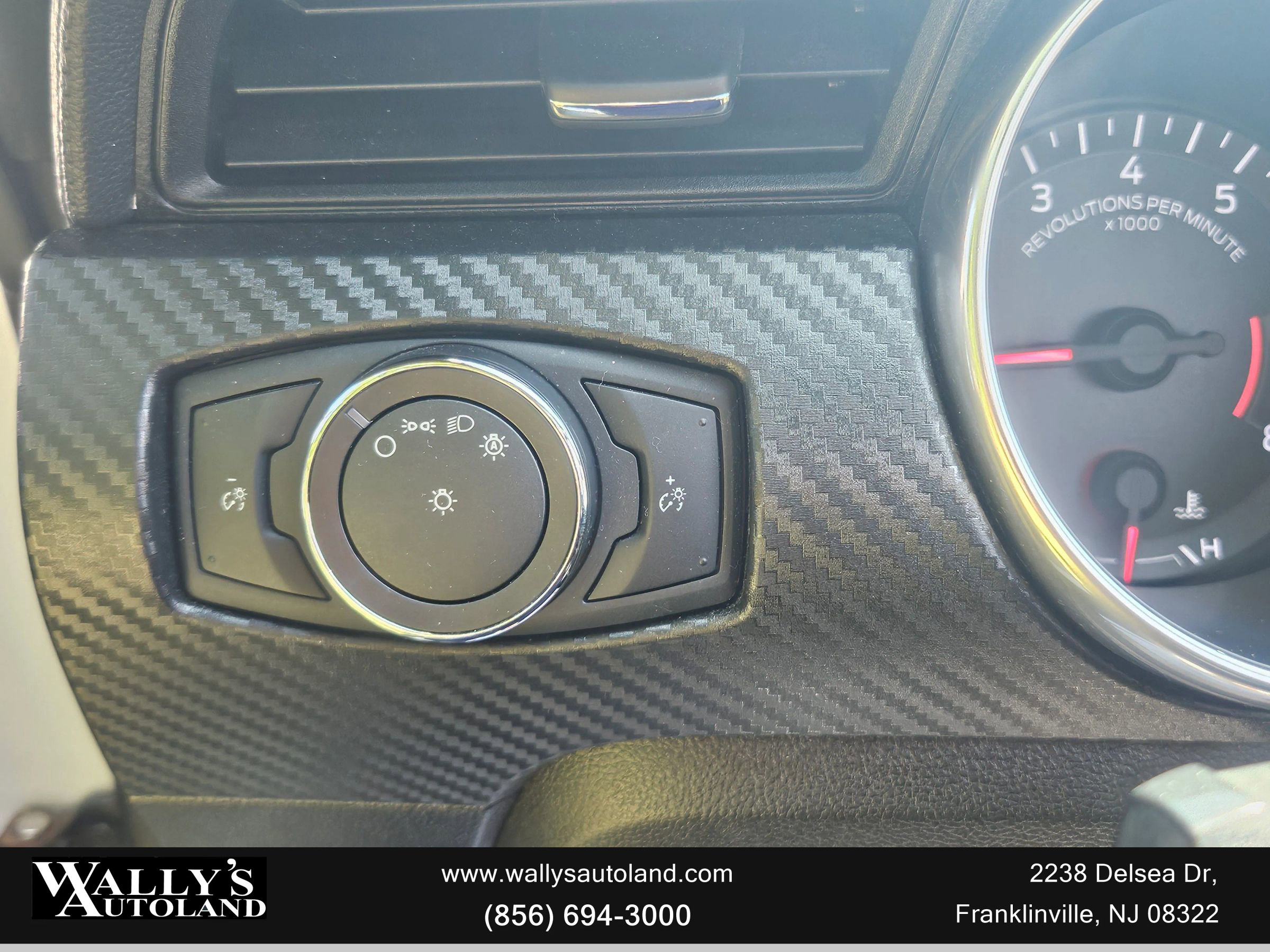 Used 2019 Ford Mustang Convertible image 34