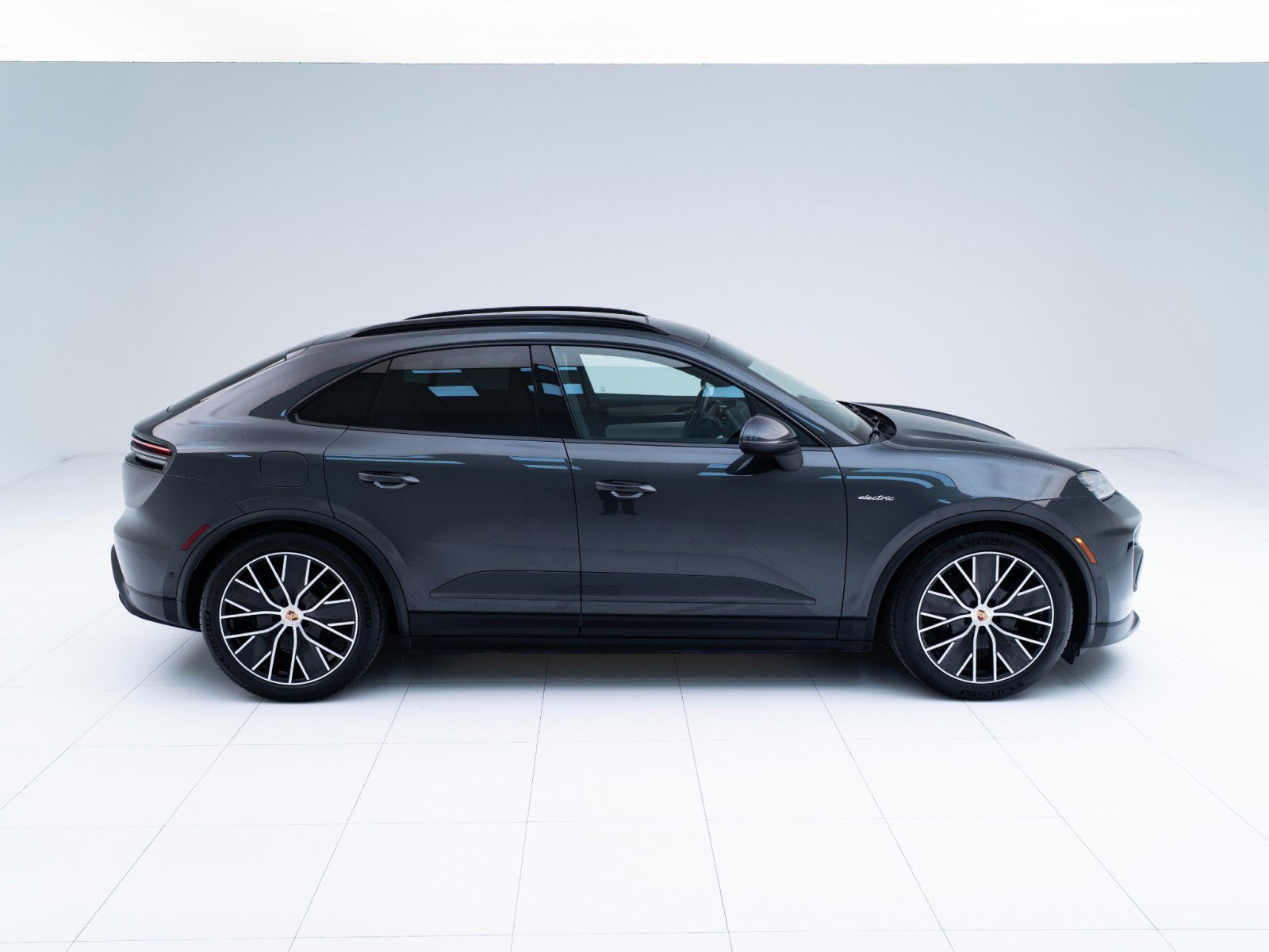 New 2026 Porsche Macan Electric RWD image 8