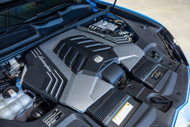 Used 2024 Lamborghini Urus Performante AWD/4WD image 29