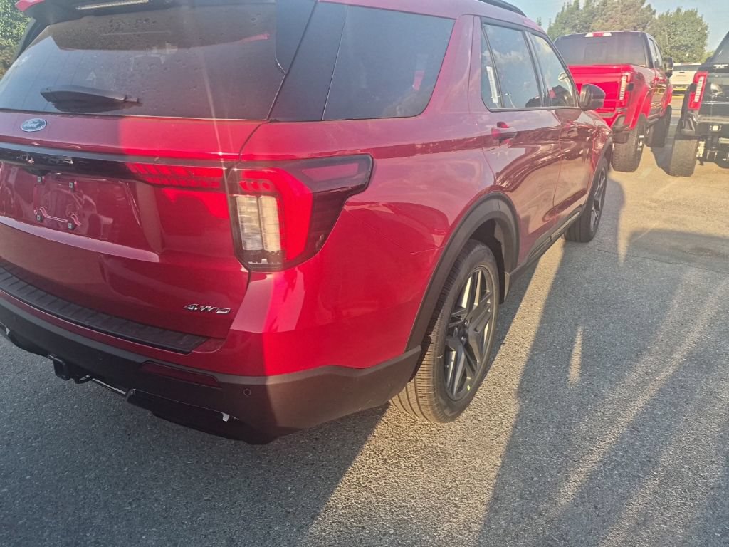 New 2026 Ford Explorer ST-Line w/ ST-Line Street Pack AWD/4WD image 13