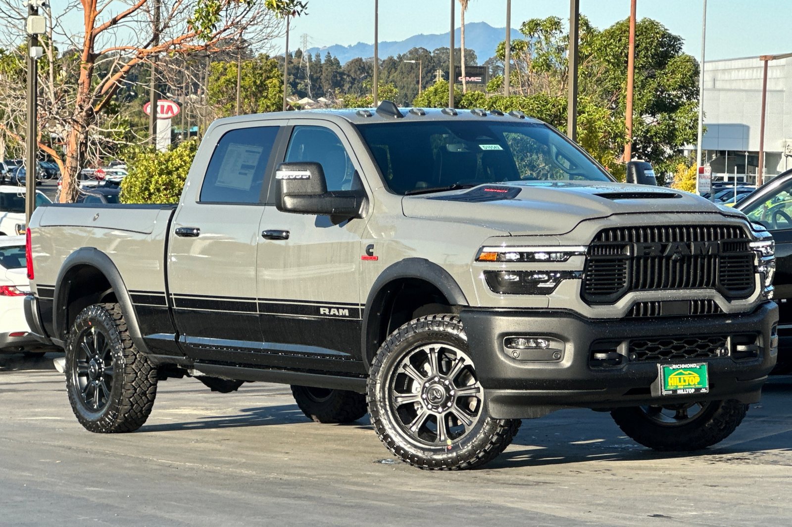 New 2027 RAM 2500 4x4 Crew Cab image 2