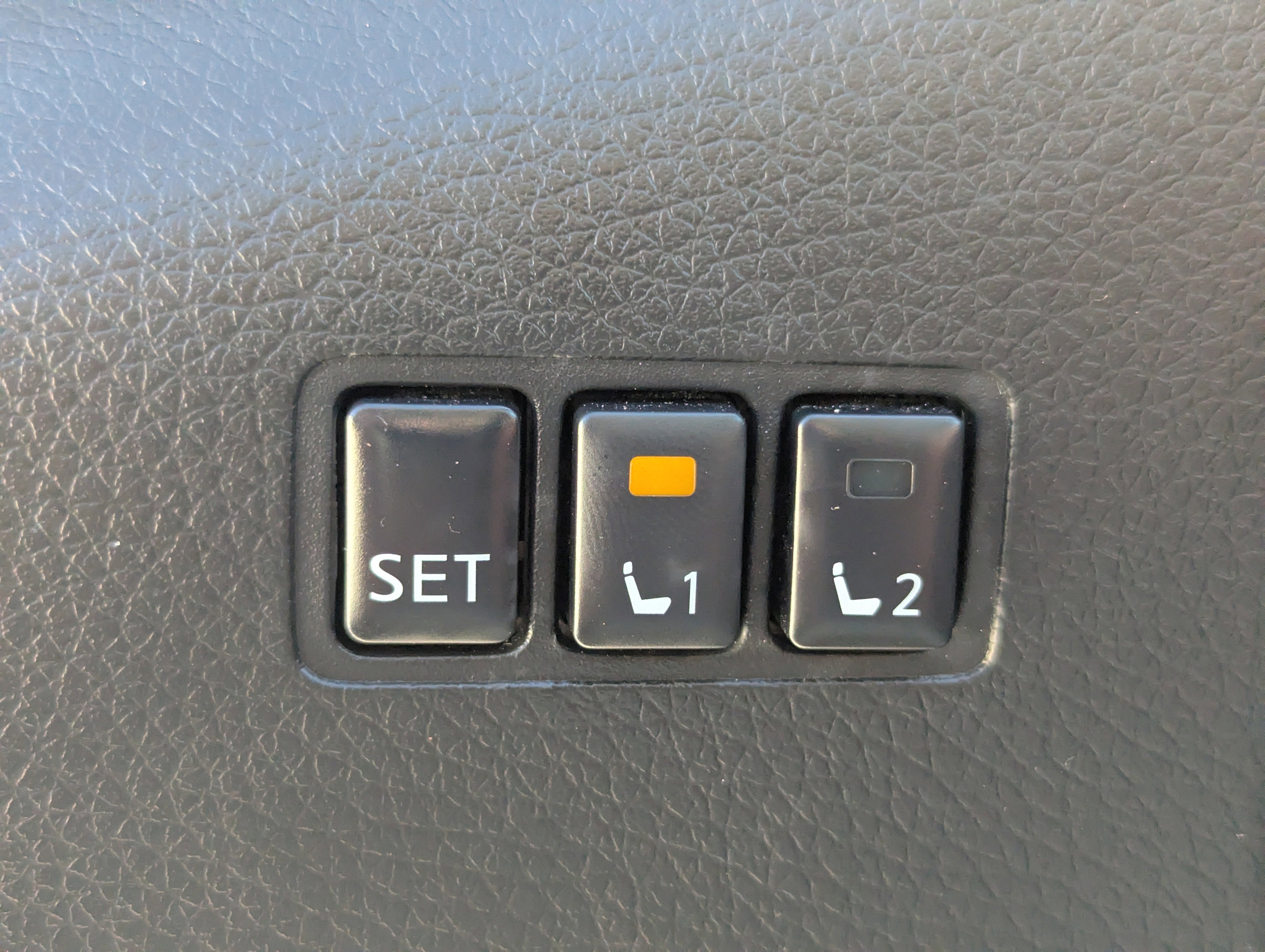 Used 2022 Nissan Rogue Sport SL w/ Premium Package image 26