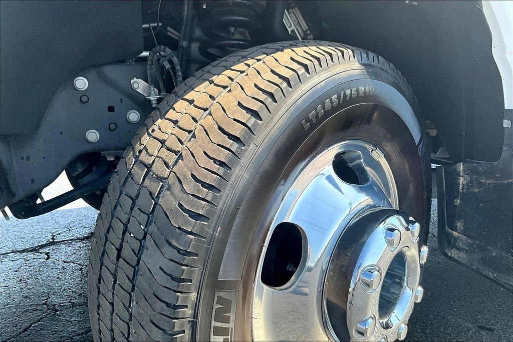 Used 2024 Ford F350 Platinum w/ FX4 Off-Road Package image 37