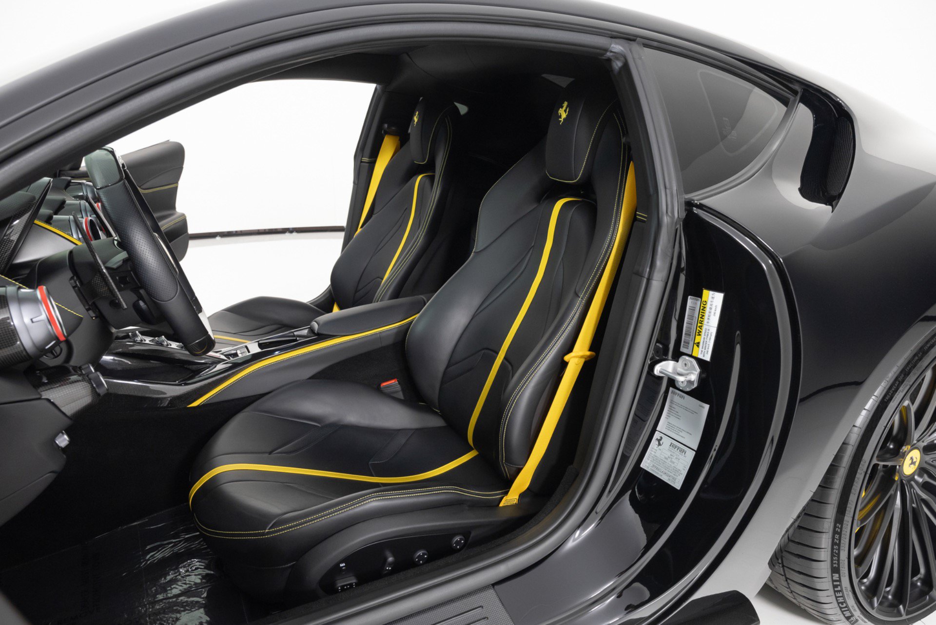 Used 2019 Ferrari 812 Superfast RWD image 14